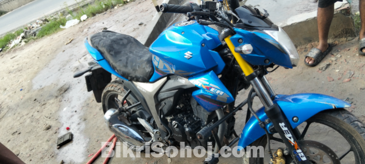 Suzuki gixxer